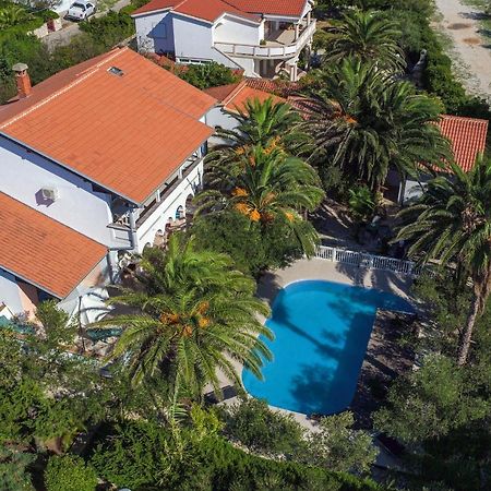 Beach Boy & Pool Girl Apartments فير المظهر الخارجي الصورة