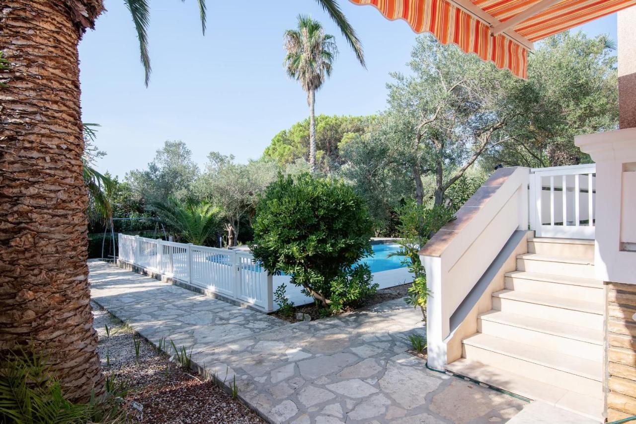 Beach Boy & Pool Girl Apartments فير المظهر الخارجي الصورة